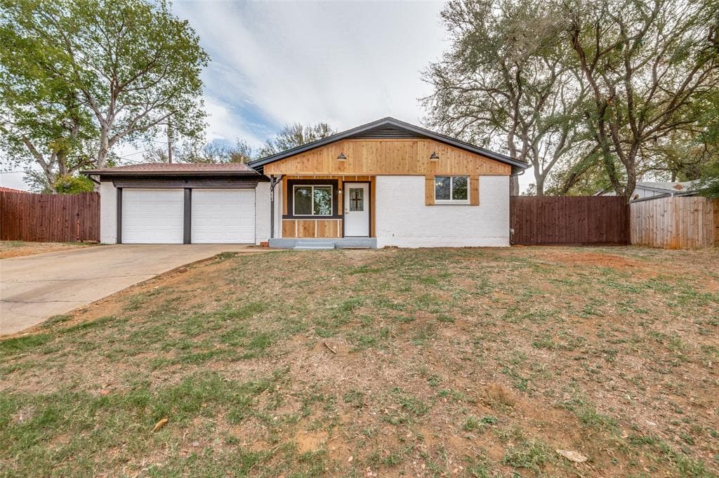 403 Oakwood Dr