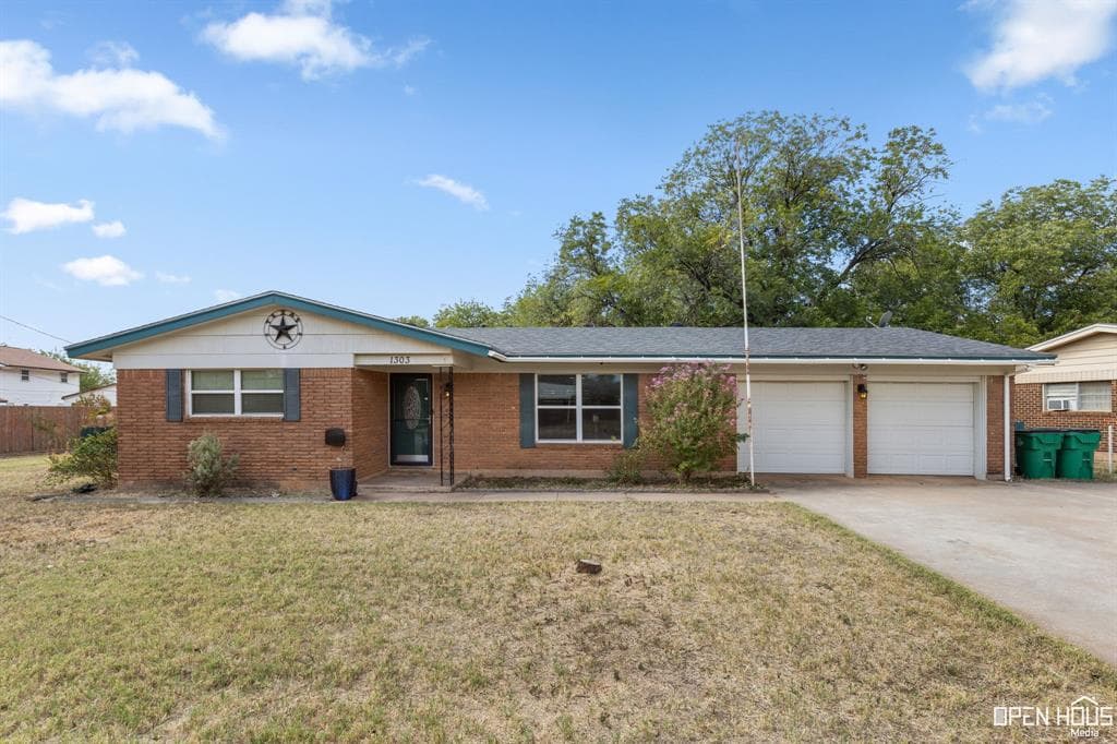 1303 Mary Dr