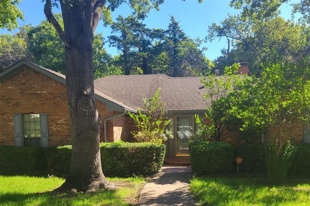 1312 Winding Brook Dr