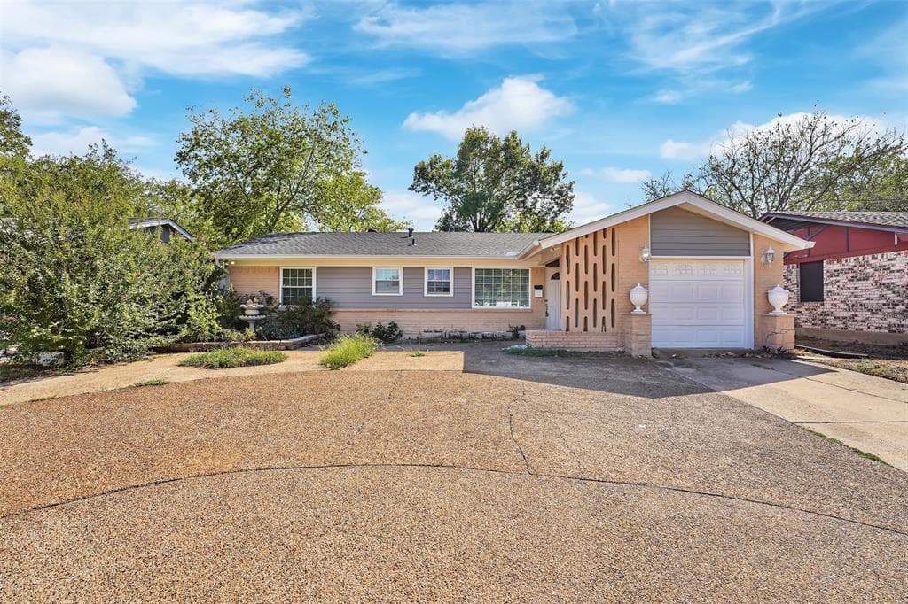 4226 Fernwood Dr
