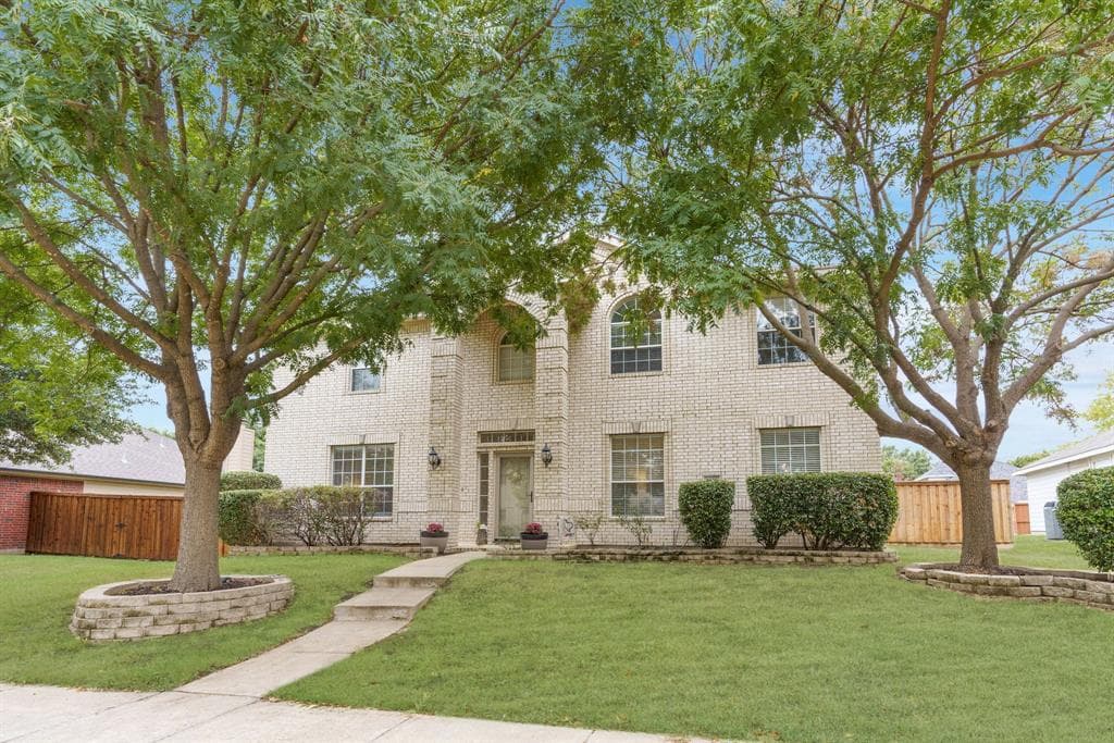 9525 Fairmont Dr
