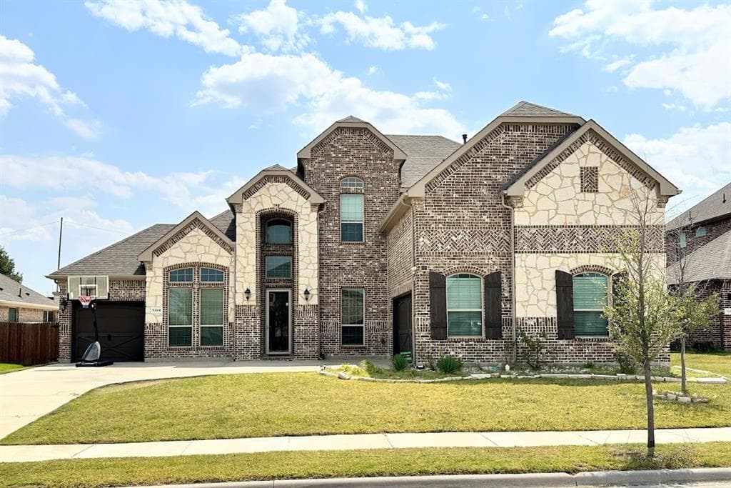 1304 Cecilia Ct