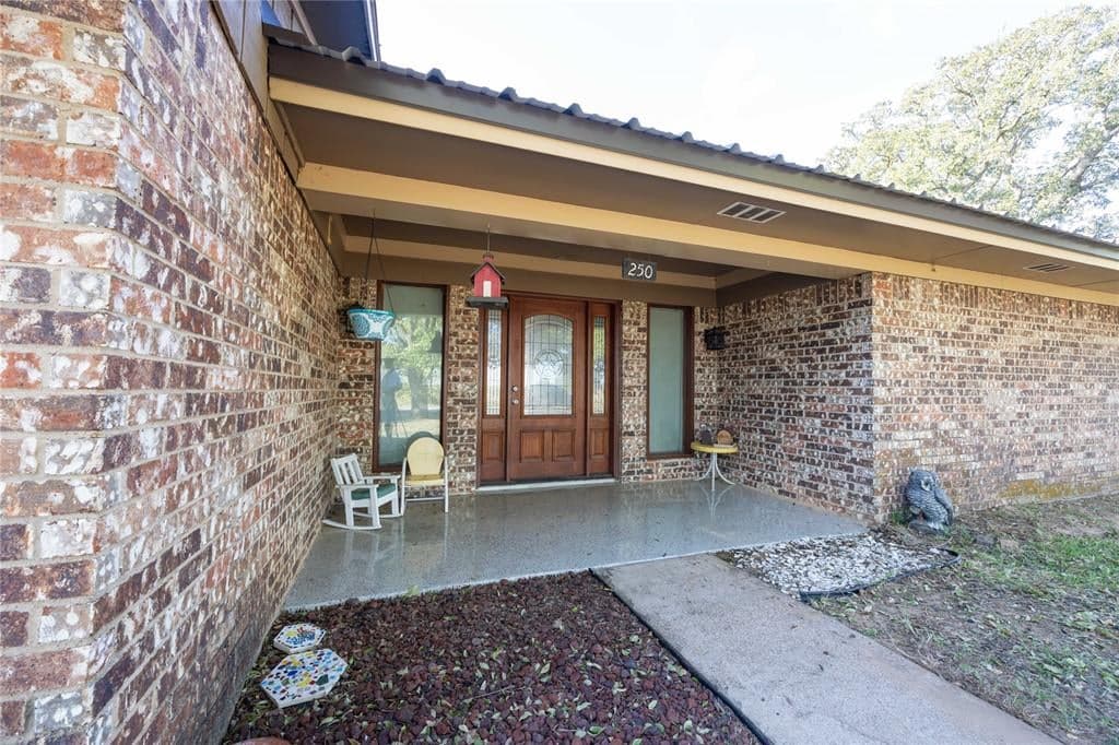 250 La Costa Cir