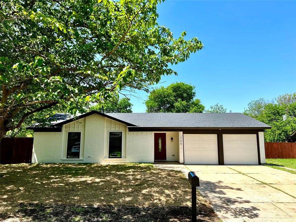1706 Lachelle Ln