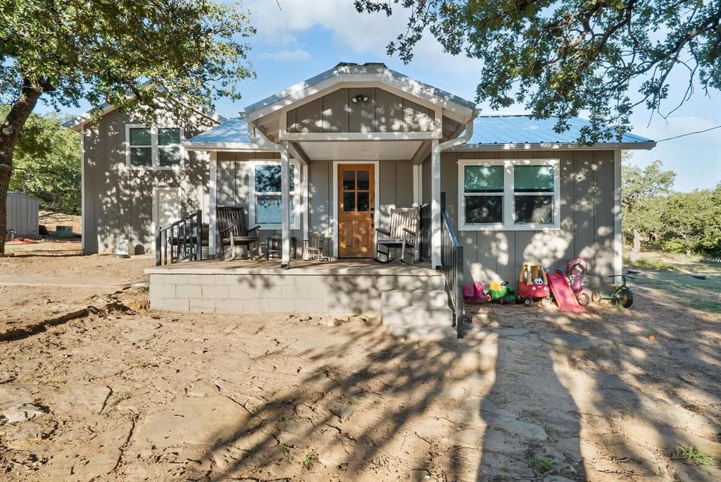 1110 Lester Rd