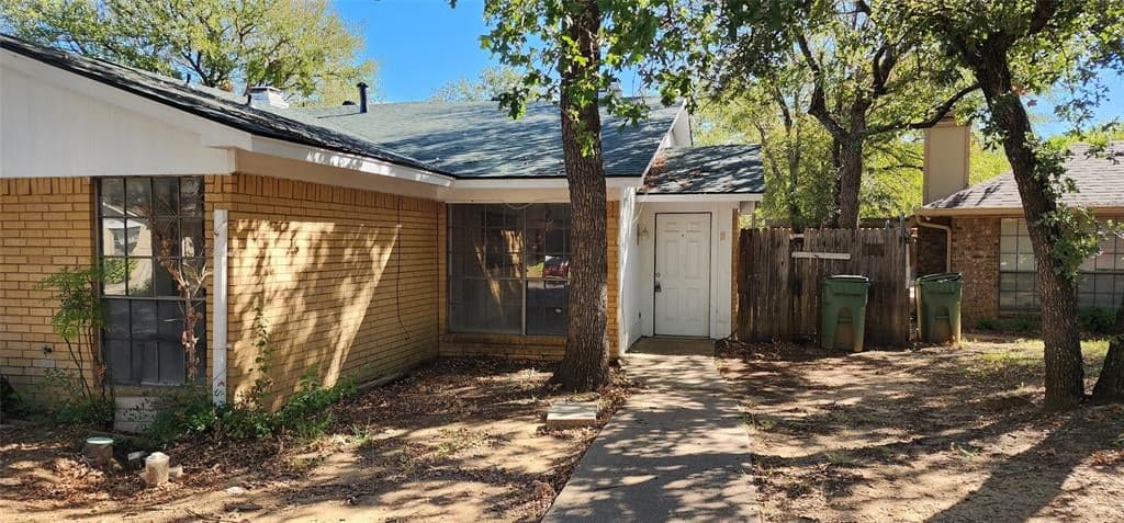 2407 Miguel Ln