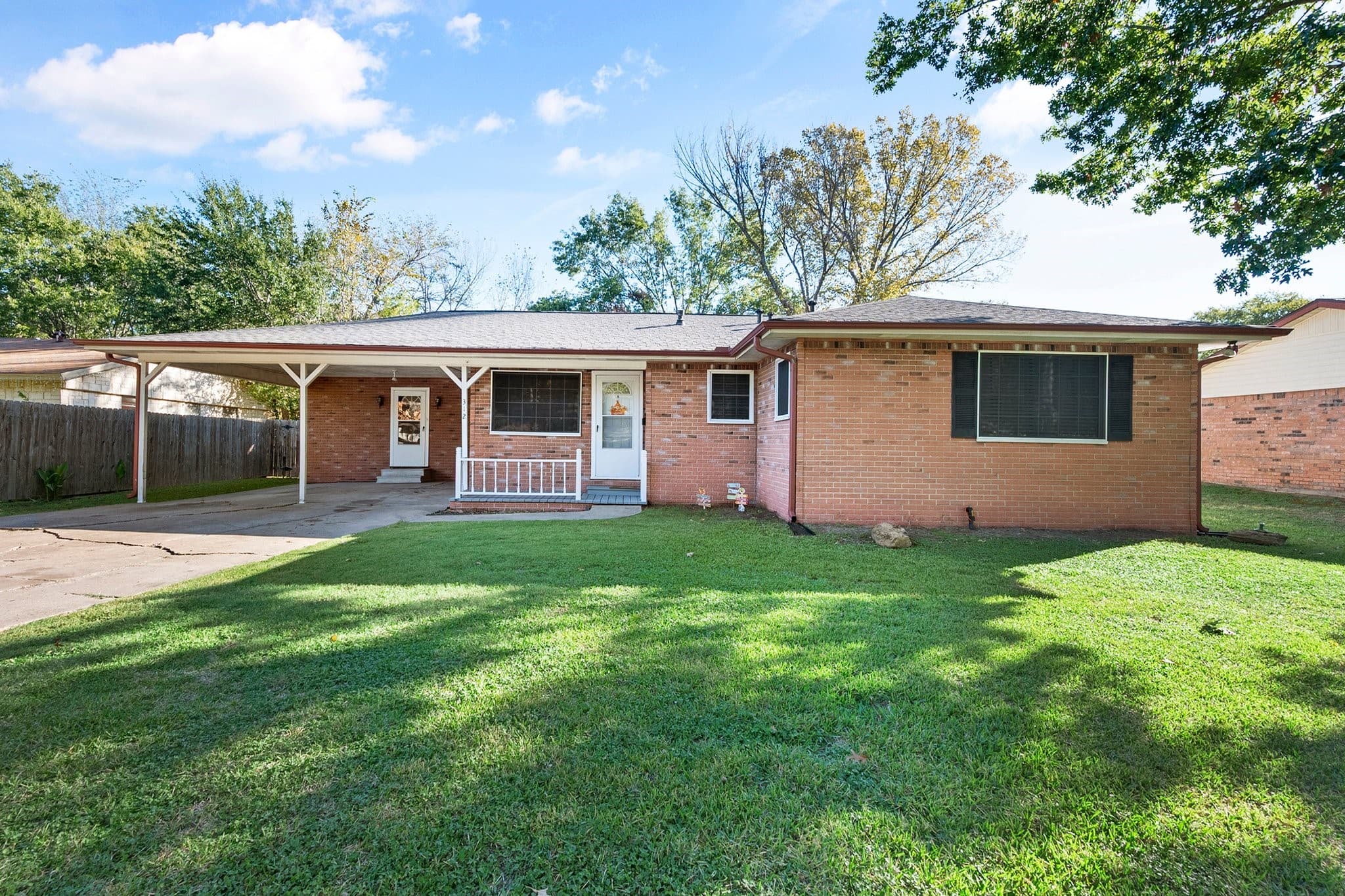 312 N Overlook Dr