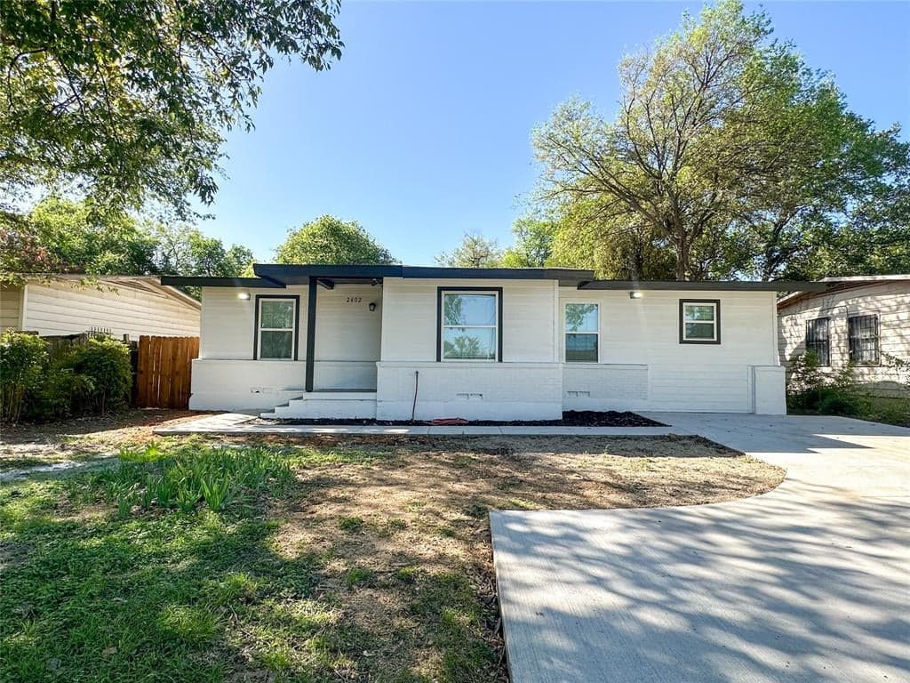 2602 E Illinois Ave