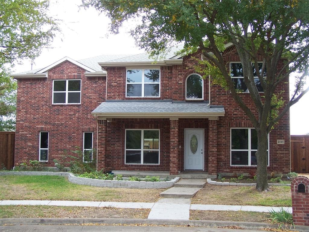 4101 Holly Dr