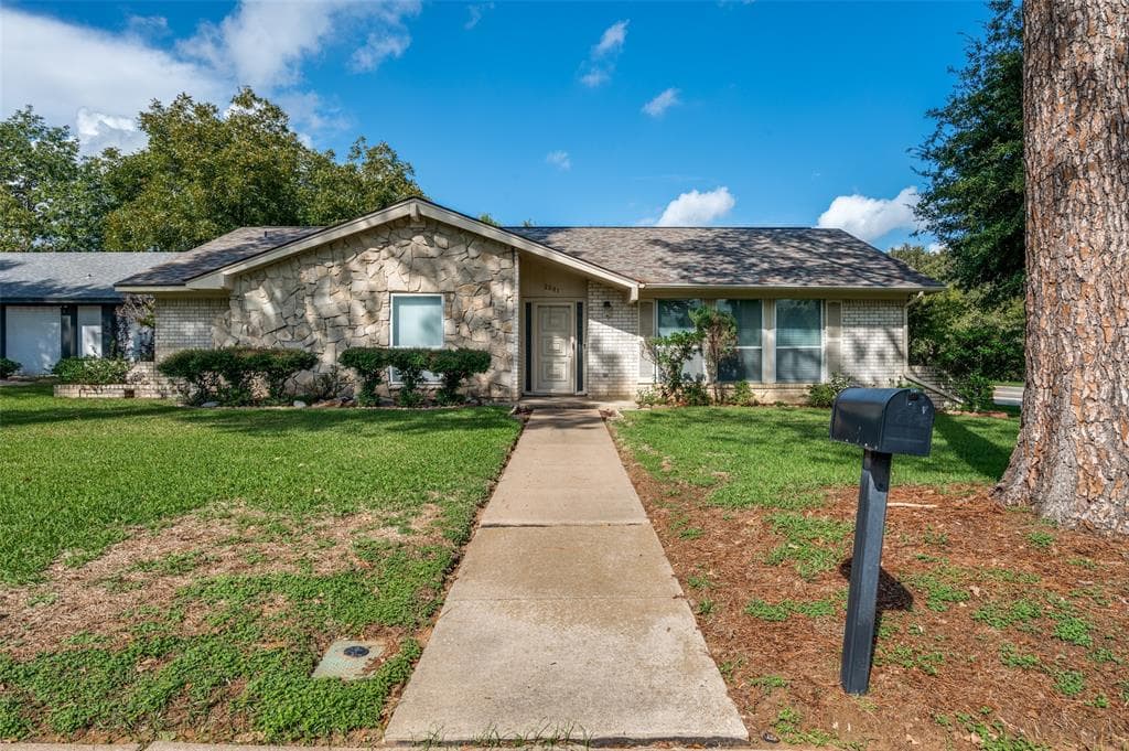 2001 Fair Meadow Dr