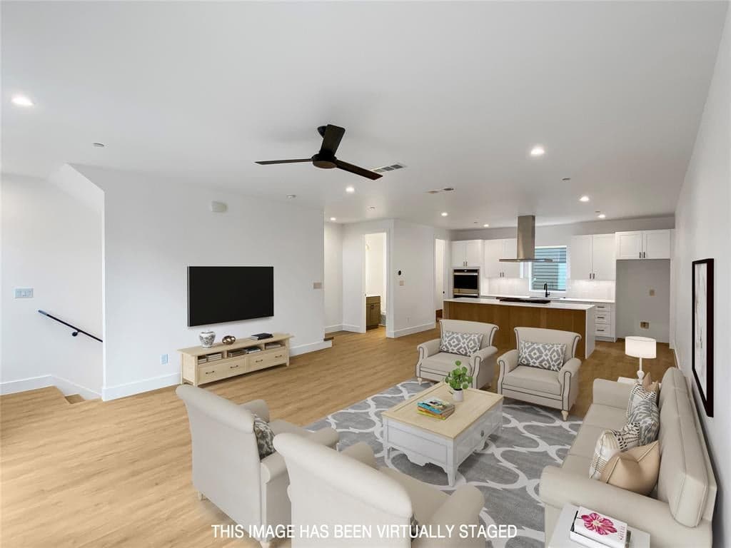 1139 N Madison Ave # 102