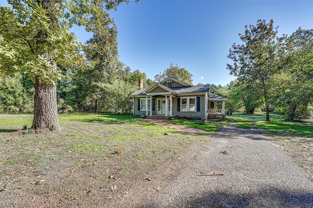 1103 Robbins Rd