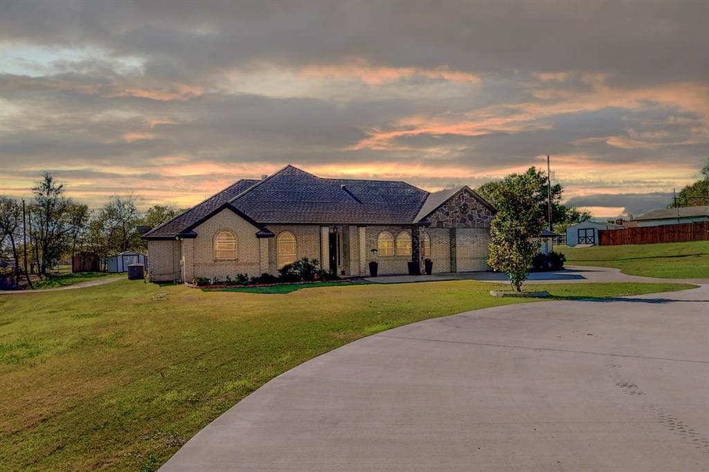 10325 Bluebonnet Cir