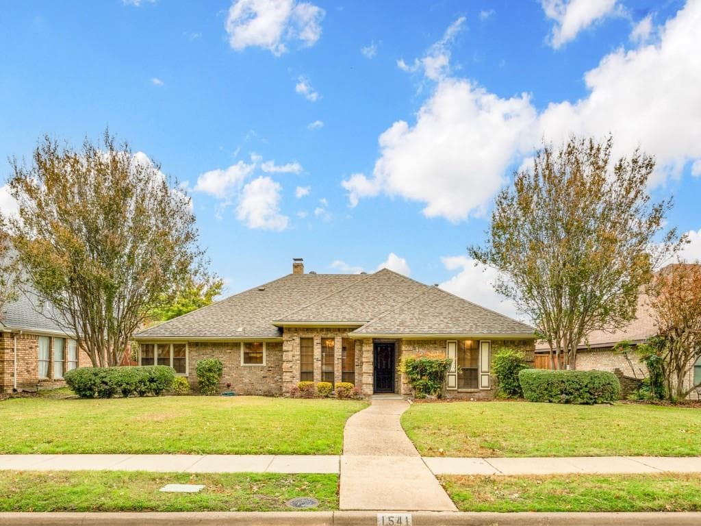 1541 Aylesbury Ln