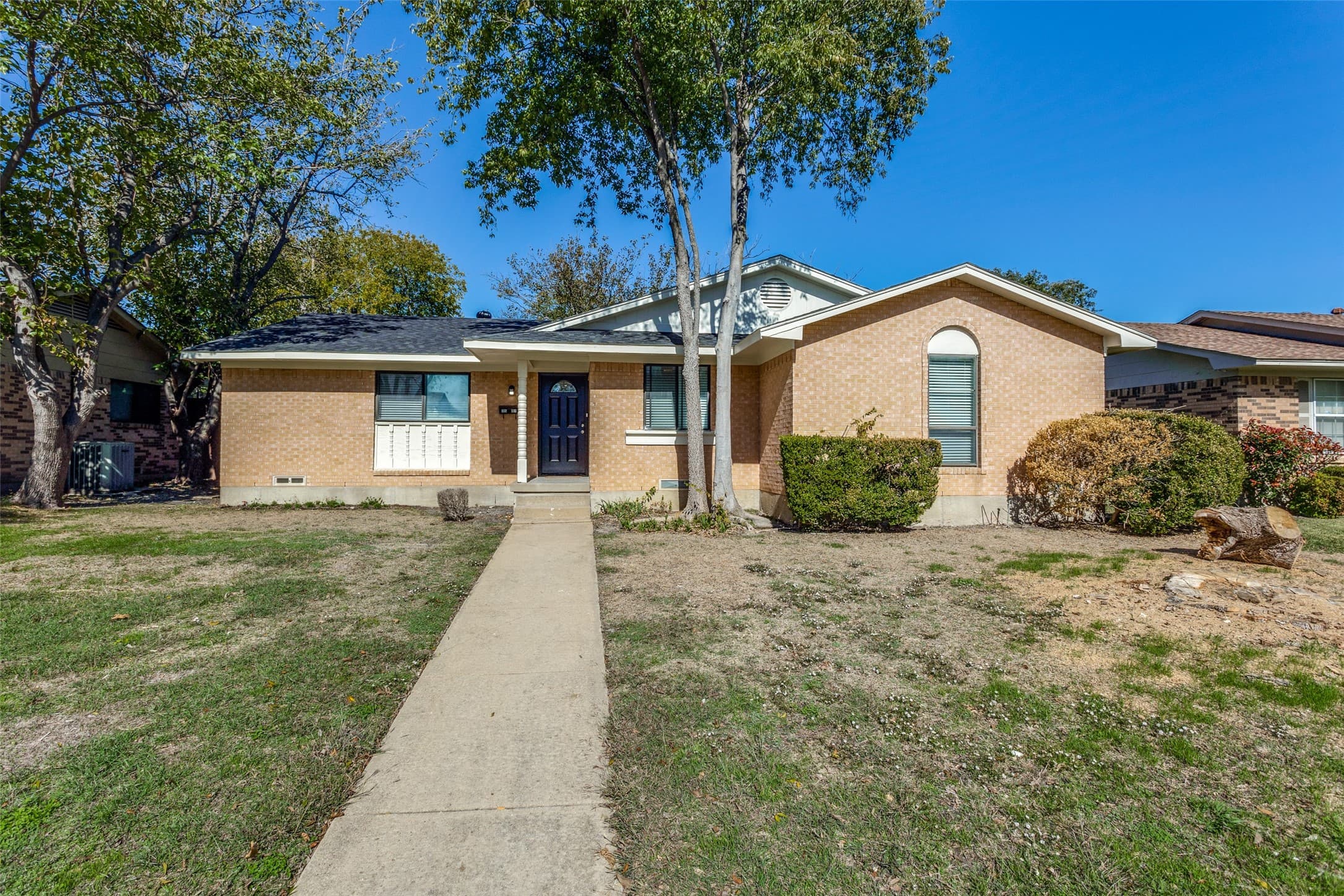 3521 Summit Ln