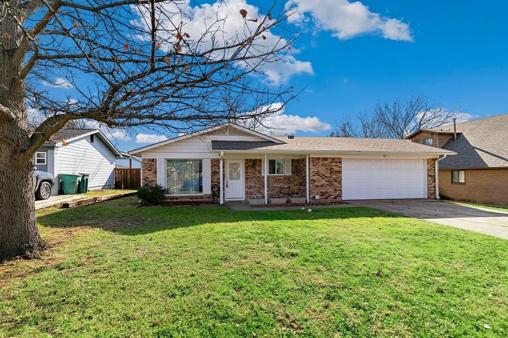 1109 S Valentine Dr
