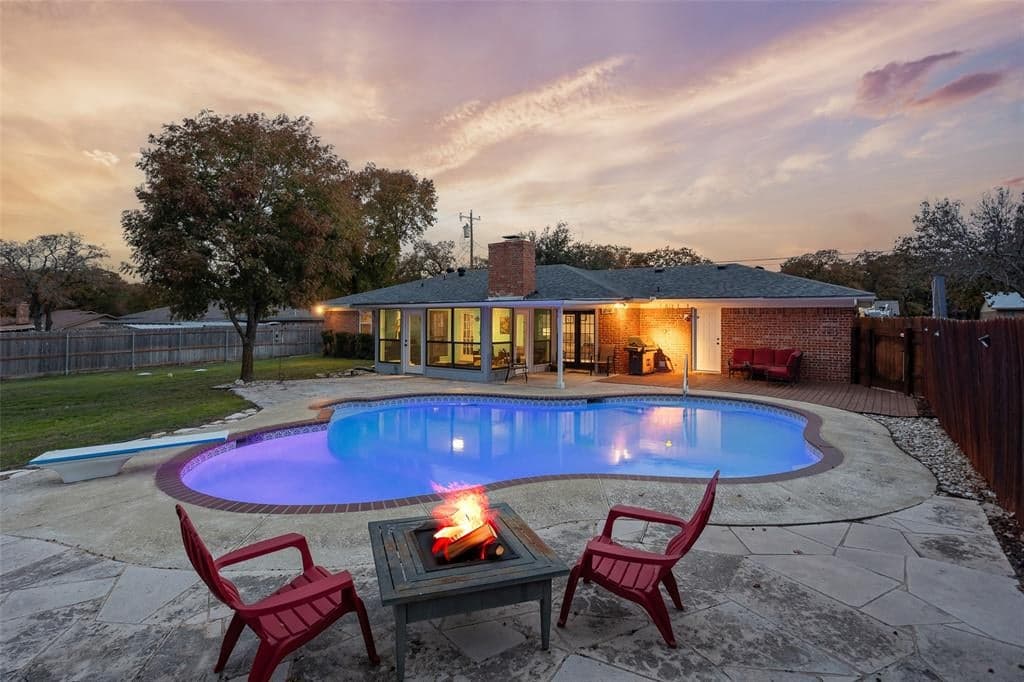 2607 Oaks Dr