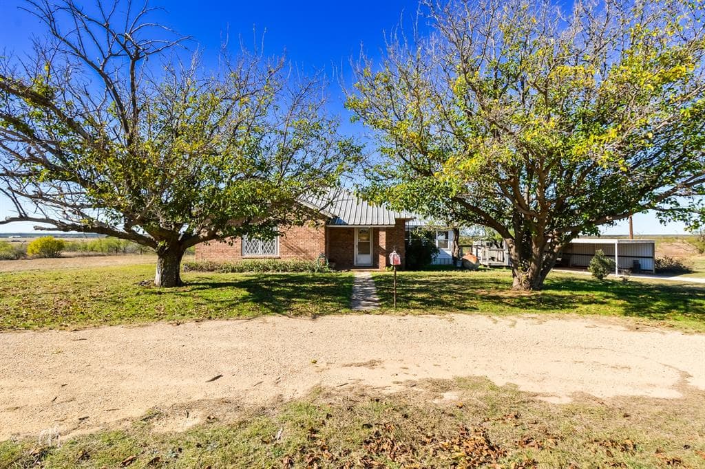7611 County Road 463