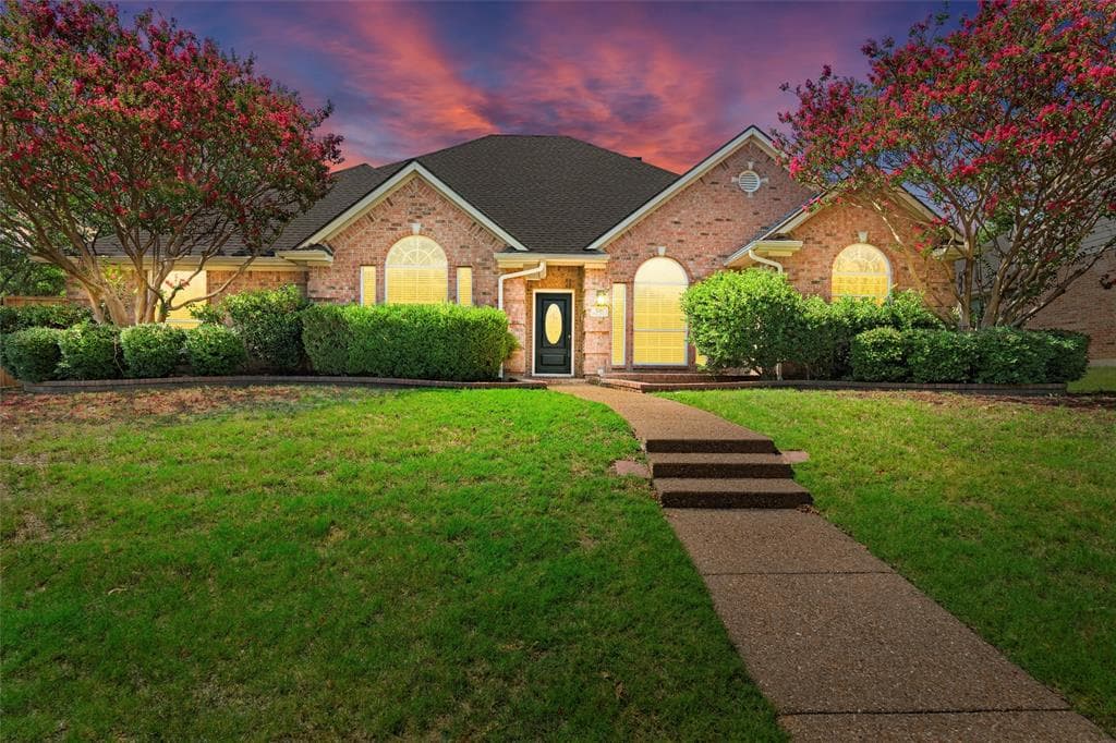 1201 Rainforest Ln