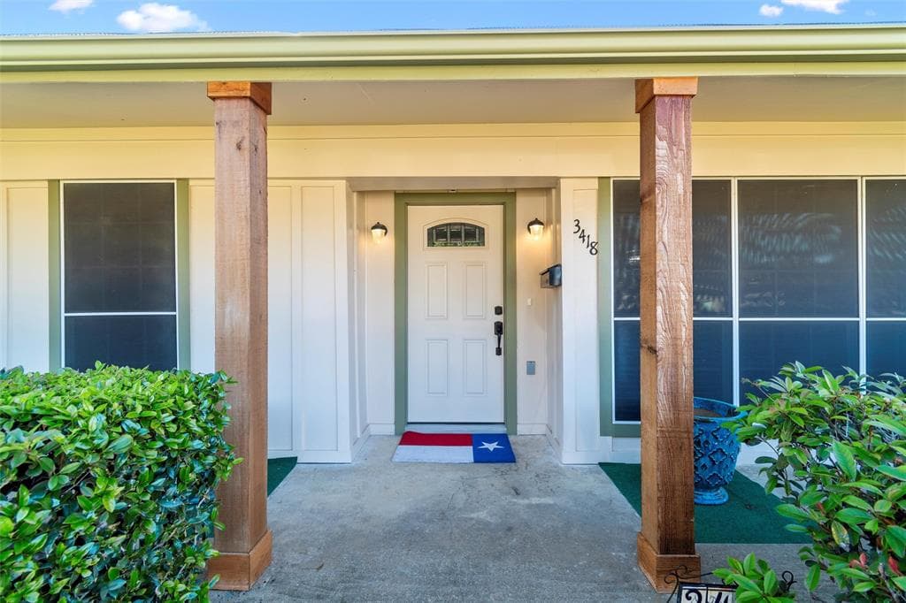 3418 Cloverdale Ln