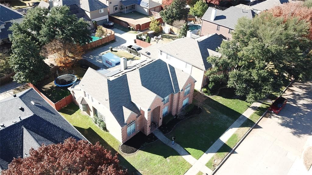 704 Forest Bend Dr
