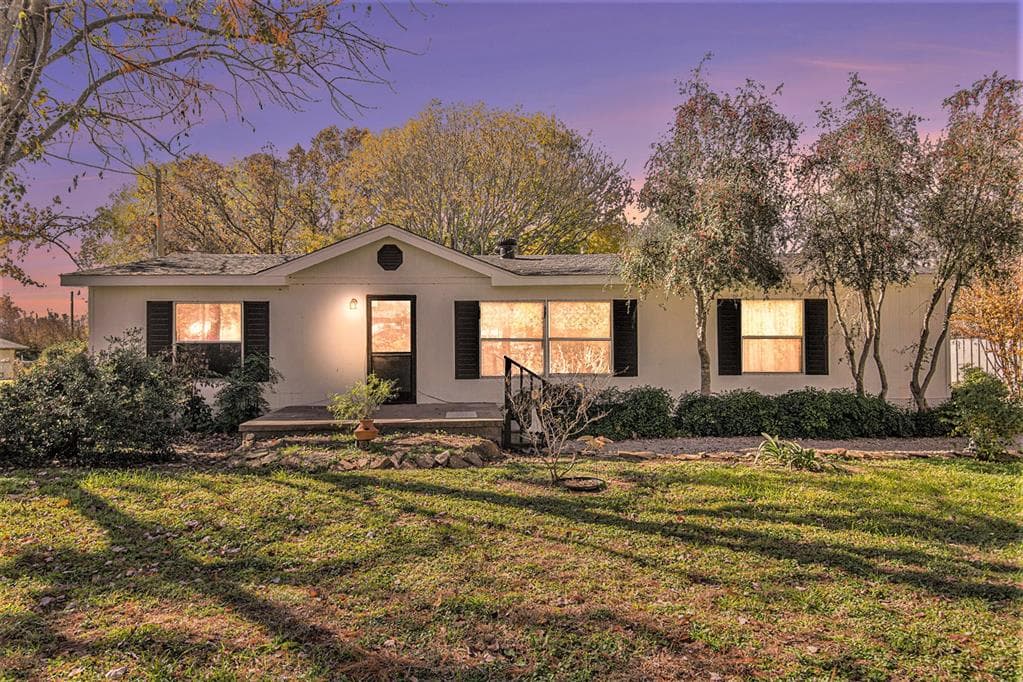 6109 Day Rd