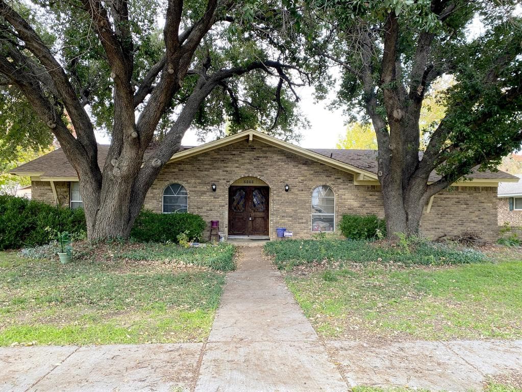 2129 Wellington Dr