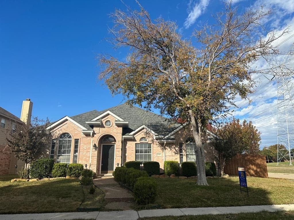 4305 Sahara Ln
