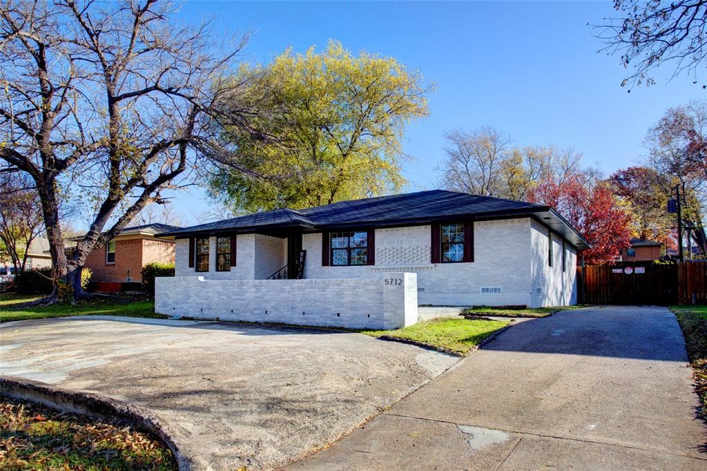 5712 Glen Forest Ln