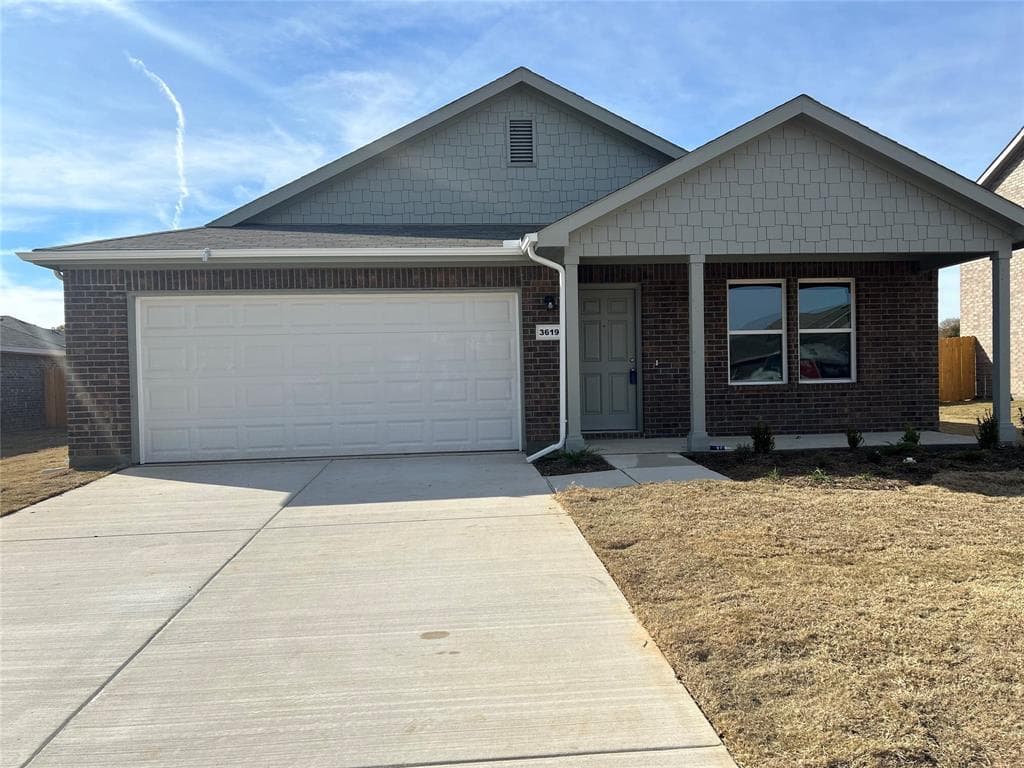 3619 Silver Maple Ln
