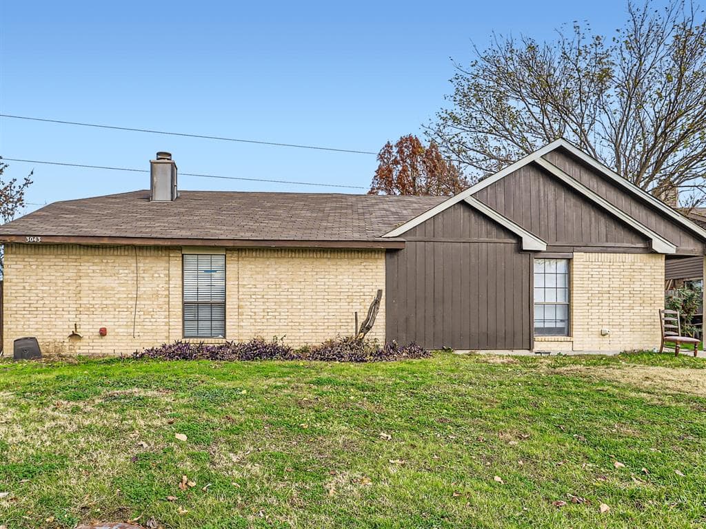 3043 W Ferndale Ln