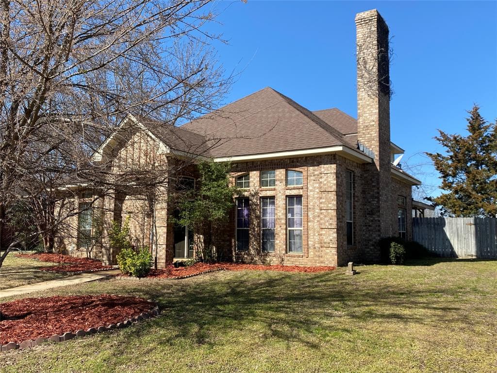 2745 Oak Creek Dr