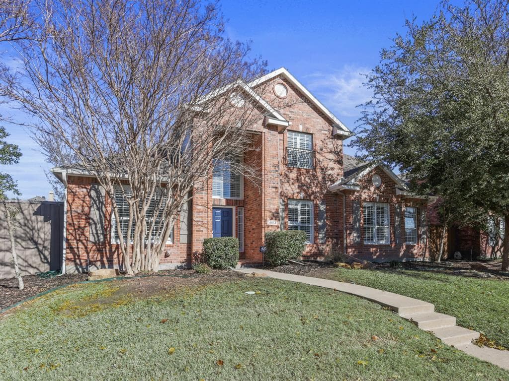 4813 Bayonne Dr