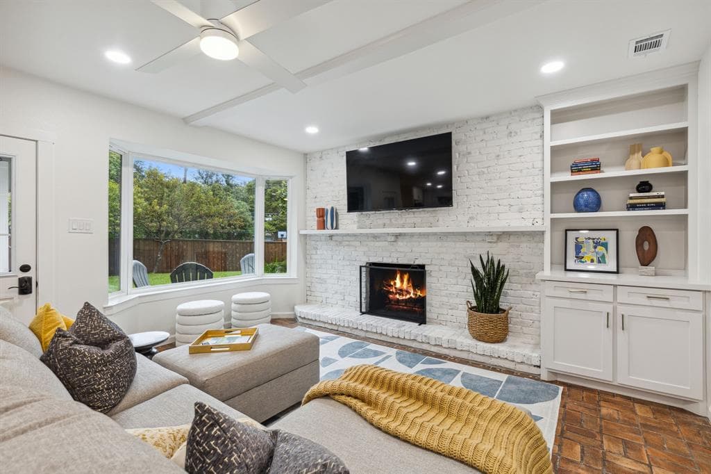 1118 Greenway Dr
