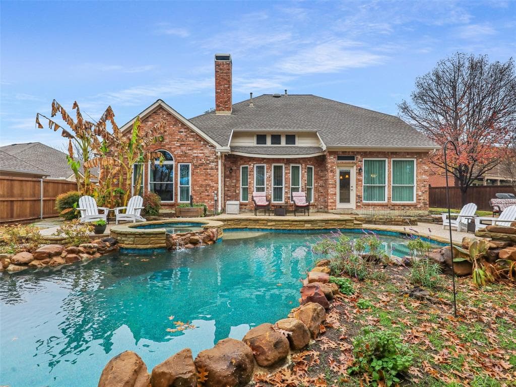 911 Autumn Ridge Dr