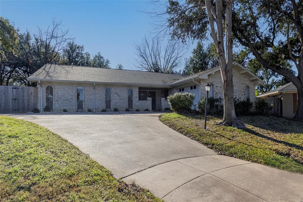 6621 Sabrosa Ct W
