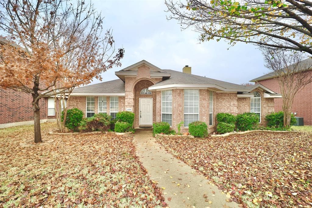 5308 Vineyard Ln