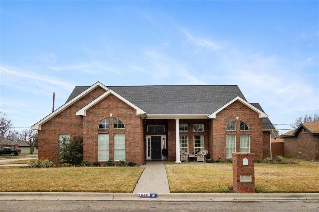 4619 Kay Dr