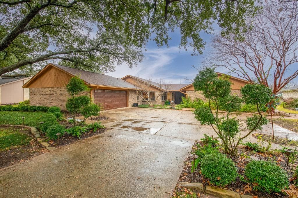 1520 Waltham Ct