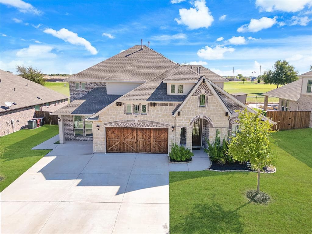 2316 Llano Dr