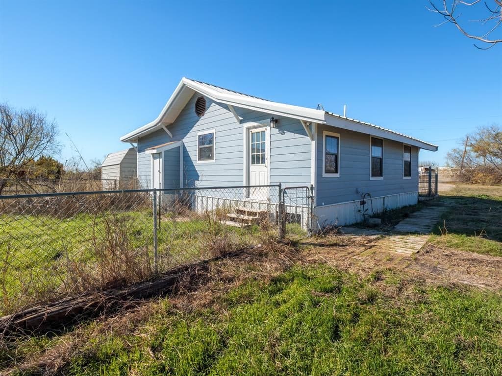 110 County Road 472