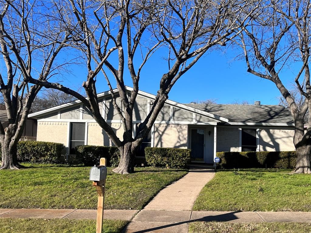 1029 Tracy Ln