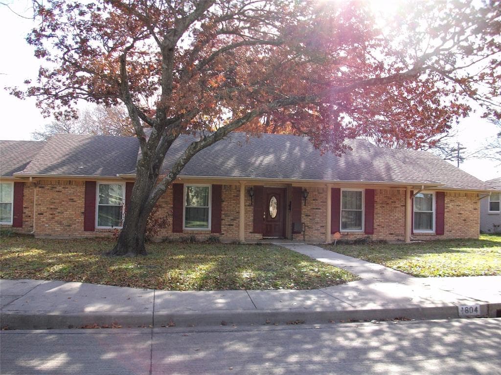 1804 Alexander Dr