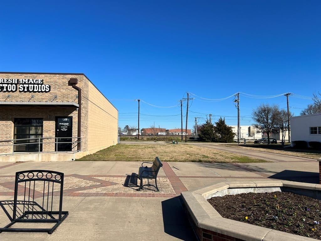 3845 Main St