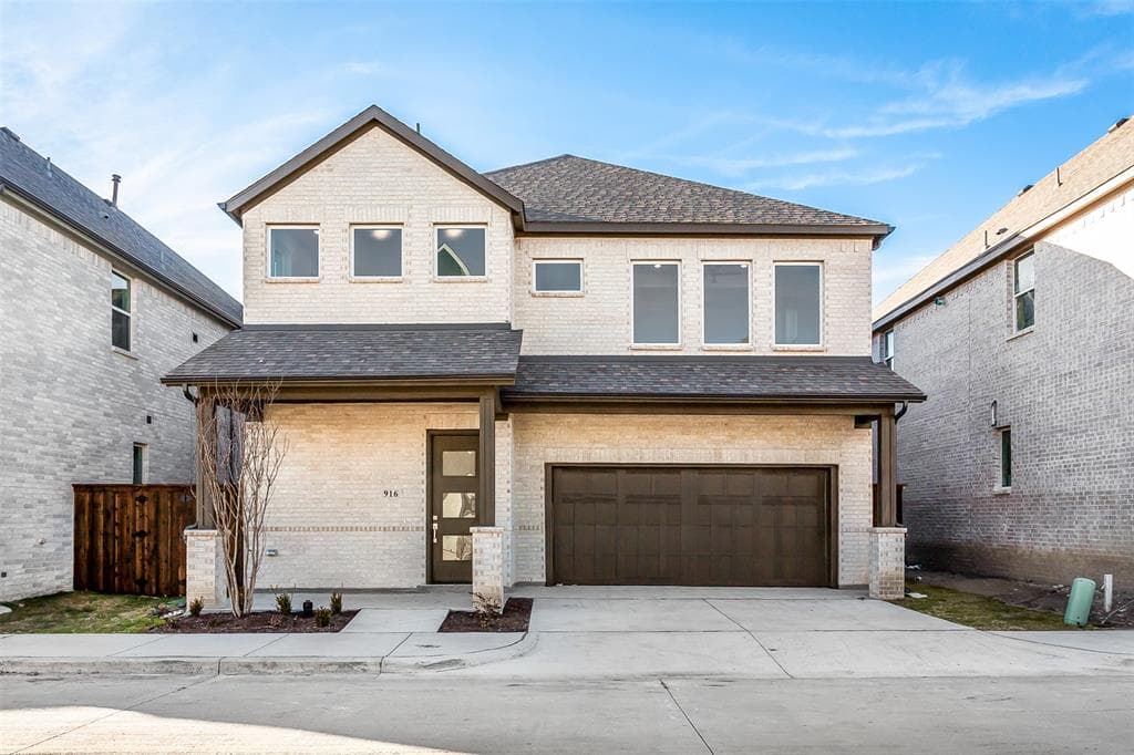 916 Protea St