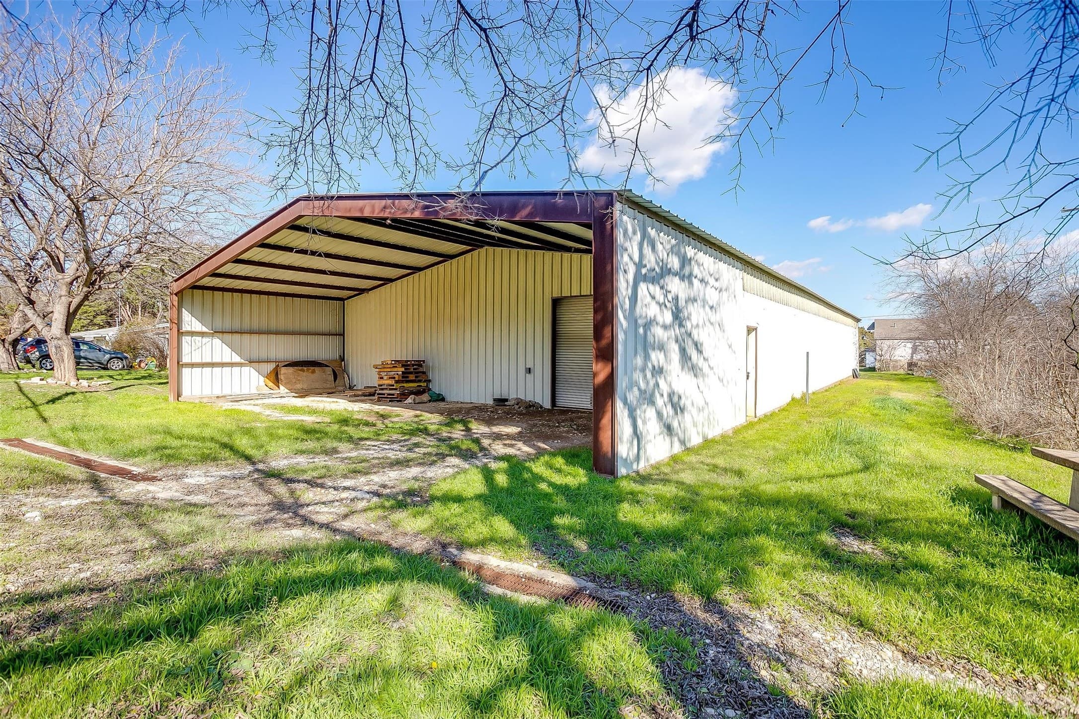 106 County Road 1813