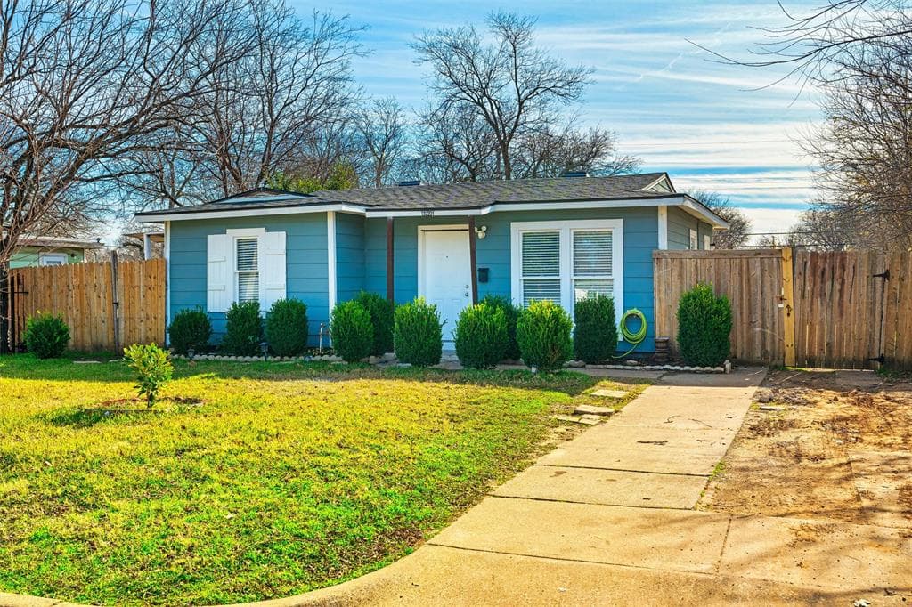 5624 Rickenbacker Pl