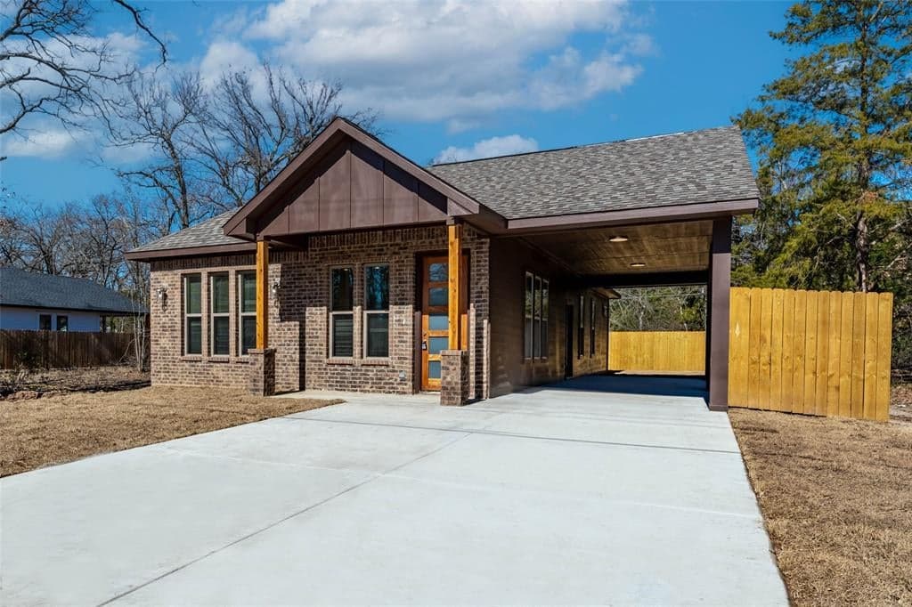 92 Indian Harbor Dr