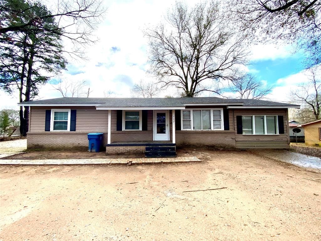 502 Bays Rd