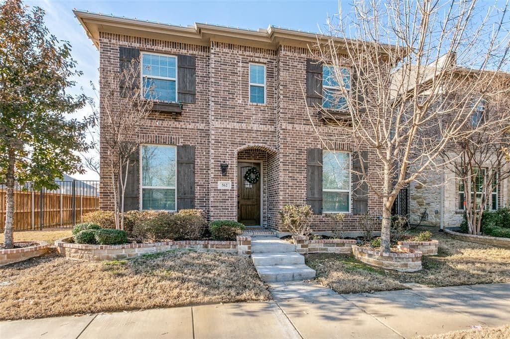 562 Evergreen Dr